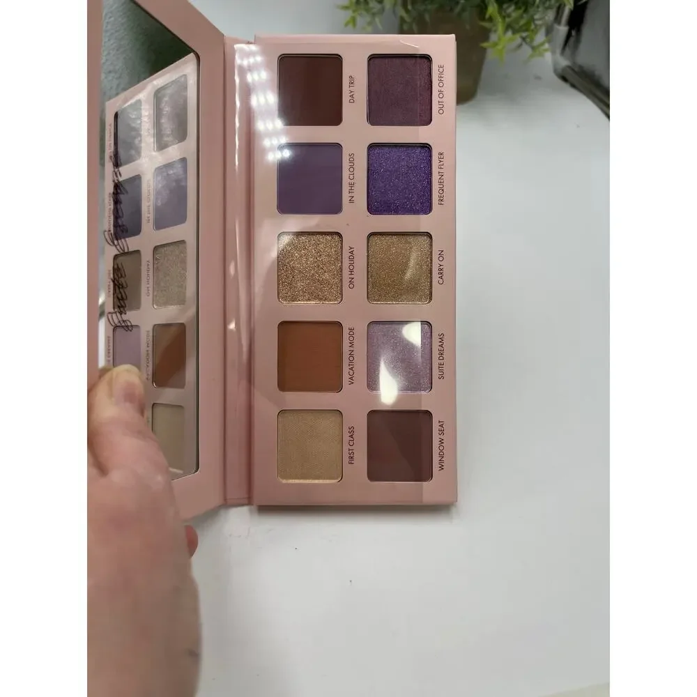 Wander‎ Beauty Suite Escape 10-Shade Eyeshadow Palette New